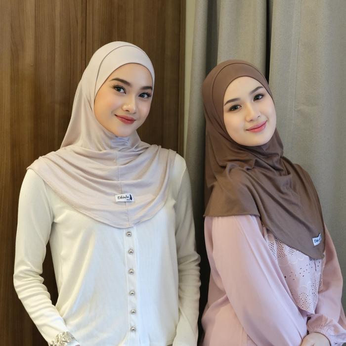 Sedia Dhinda Hijab Alaya Instan Bergo Rayon Cooltech Pet Tipis Look Malay - Hijab Serbaguna Nyaman