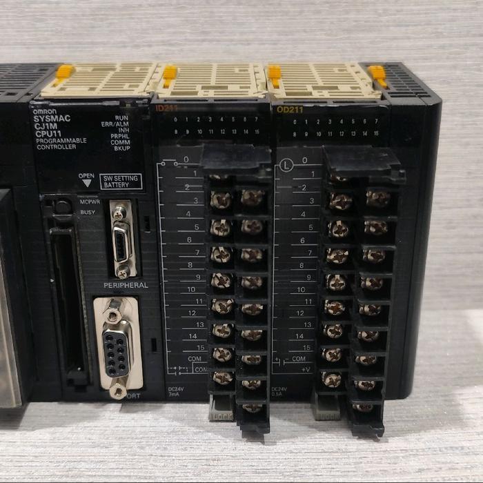 PLC Omron CJ1M CPU 11 // PLC Omron CJ1M CPU 11
