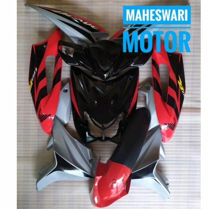 Full cover body halus Honda Blade Lama 110 Silver Merah.