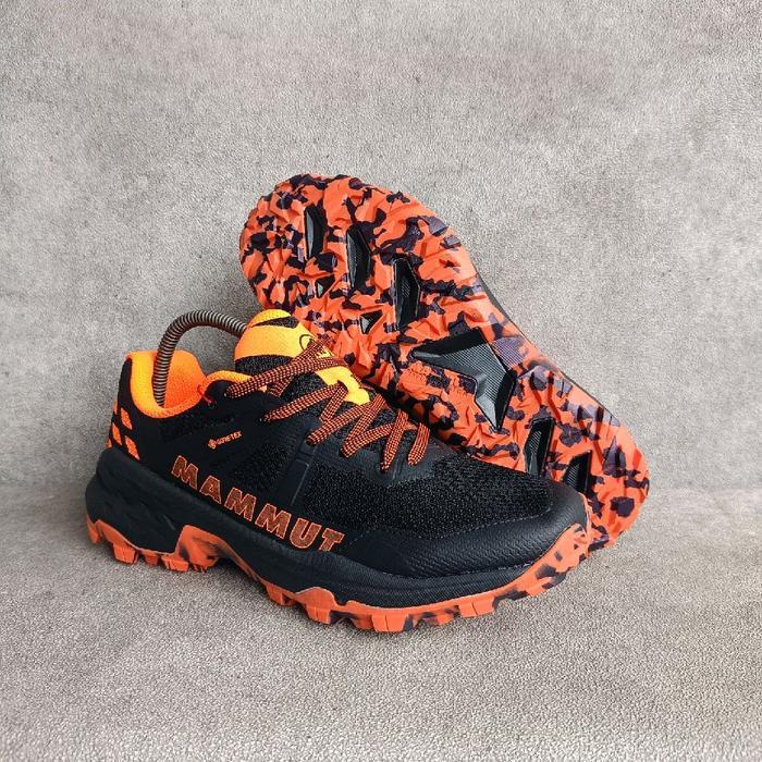 Sepatu Outdoor Mammut Sertig II Low Vibrant/Orange