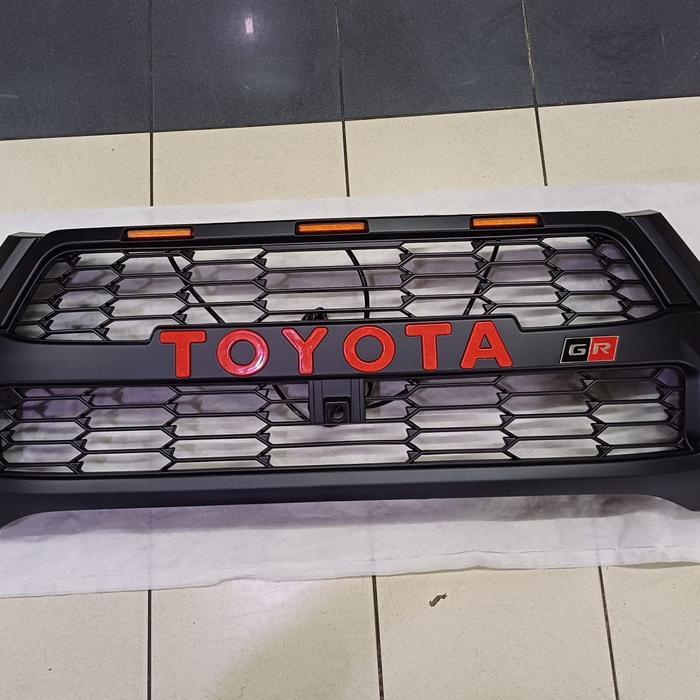 Grill Depan Grill Front Grill Toyota Hilux Revo 2021