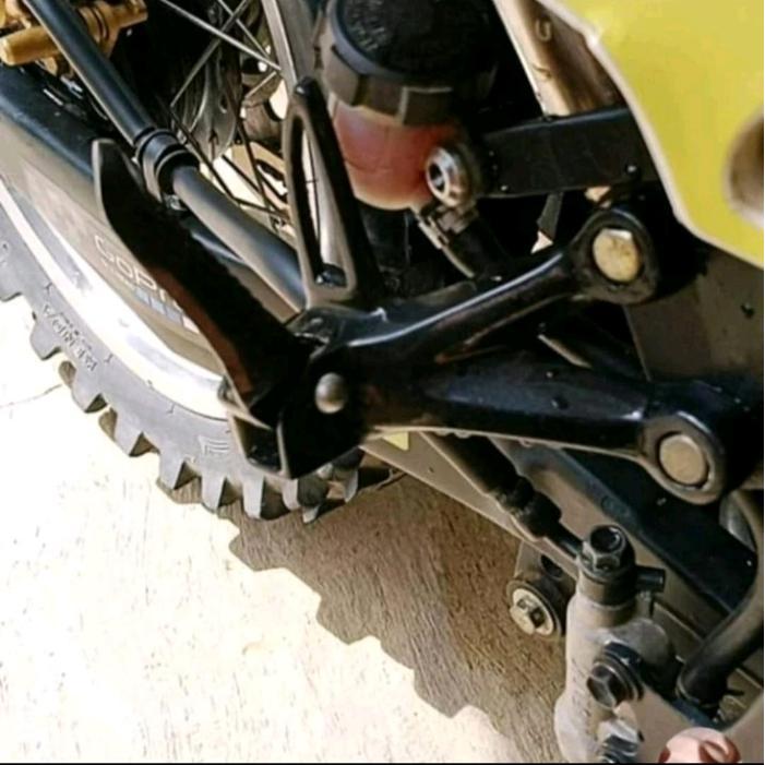 FOOTSTEP GANTUNG KLX 150 STEP BELAKANG KLX 150 INJAKAN KAKI BELAKANG KLX 150 MOTOR STEP BELAKANG KLX
