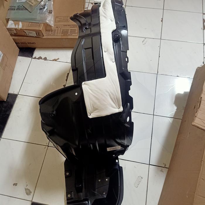 Linner Liner Fender Innova Zenix Original