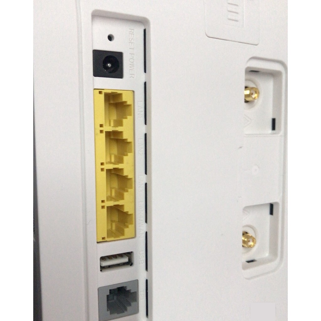 Unlocked Huawei B315s-22 4G LTE WLAN Router 4G 150Mbit LTE, HSPA 32 User 4-Port with 2pcs B315