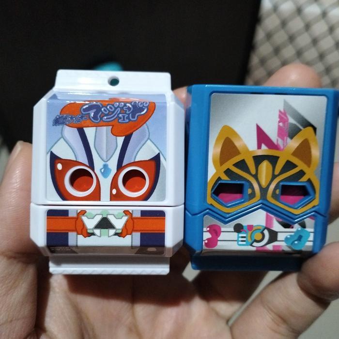TEREMURAHTERLARIS READY SILAHKAN DIORDER DX SG GP GOCHIZO LEGEND KAMEN RIDER NAGO MAJADE MAJED