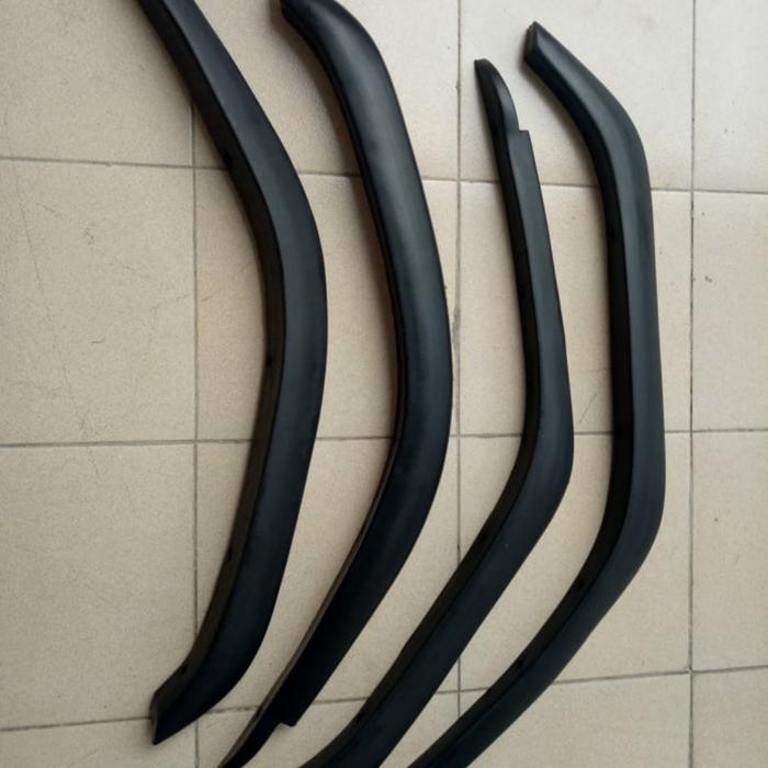 over fender Suzuki Vitara Escudo Sidekick newss