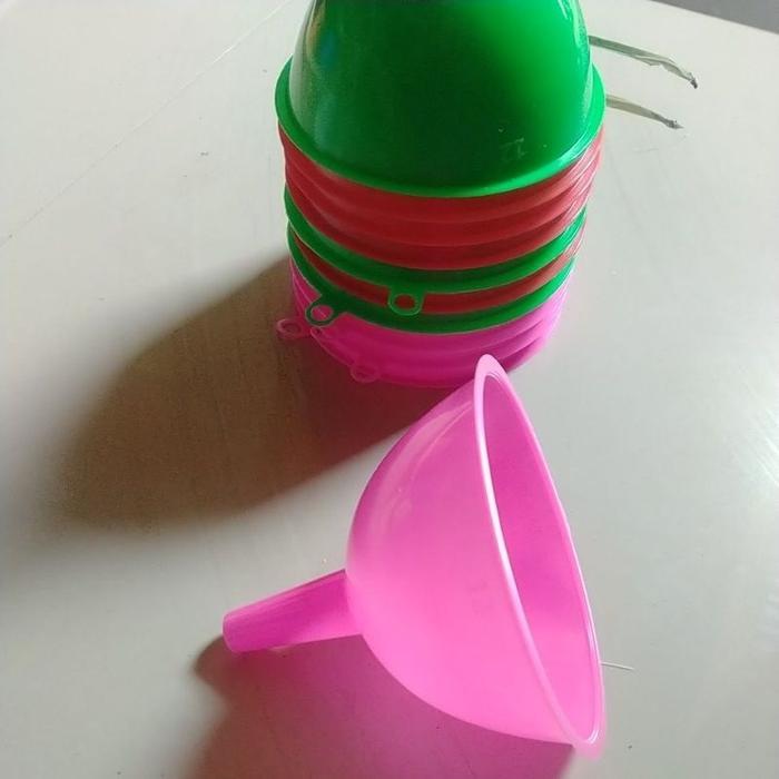 Torong/Corong Air/minyak Bahan Plastik Ukuran 12