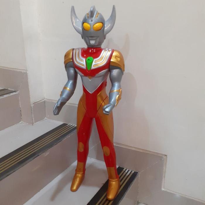 Free Batre Mainan Robot Ultraman Ukuran Besar Nyala Dan Bersuara Tinggi 75 Cm / Ultraman tanduk