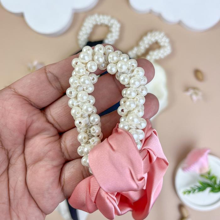 Ikat Rambut Mutiara Scruncie Karet Rambut HandmadePita Ikat Rambut Mutiara Scruncie Aksesoris Hadiah