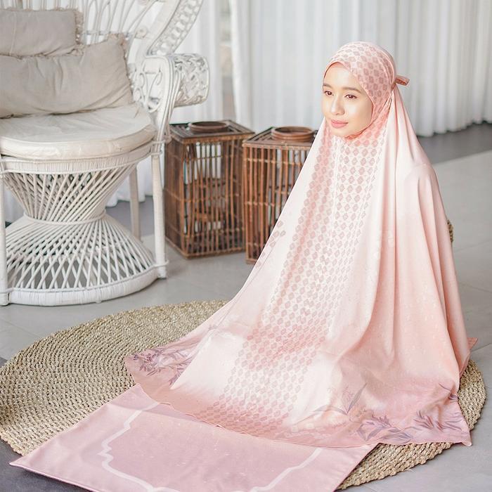 MELAYANI FAKTUR PAJAK Sajadah LbyLCB L by Laudya Cyntia Bella