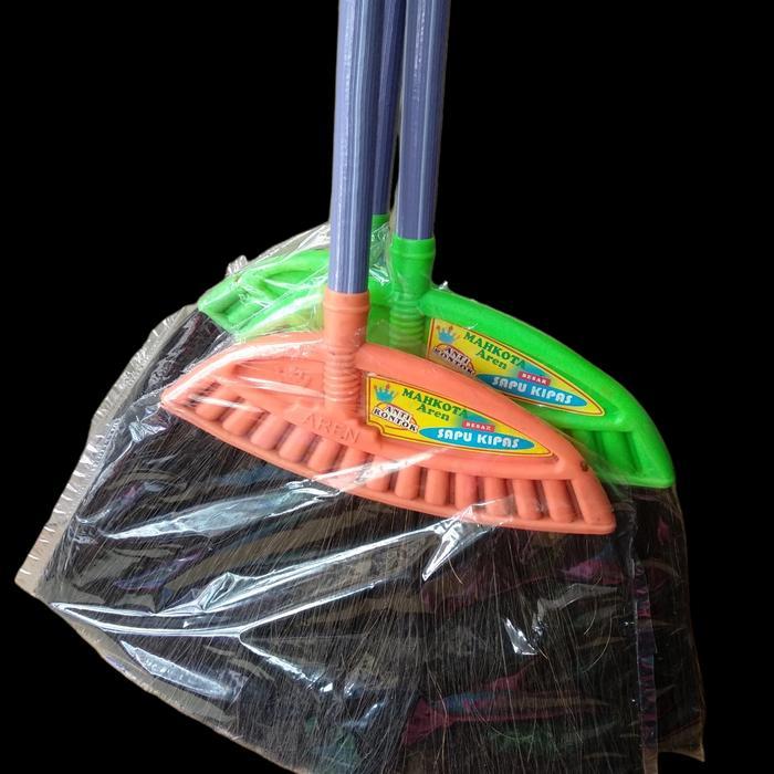 Sapu ijuk hitam Mahkota Aren