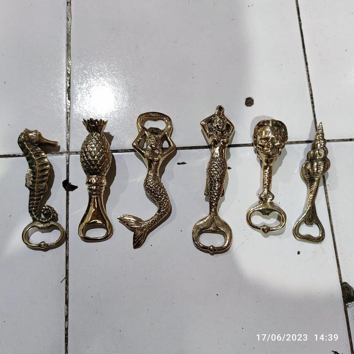 alat pembuka botol unik