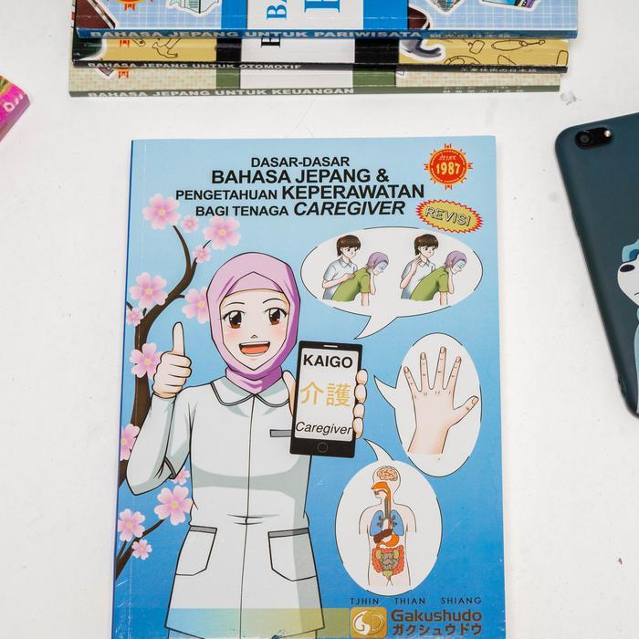Buku Keperawatan KAIGO Bahasa Jepang Bisa untuk TOKUTEI GINOU