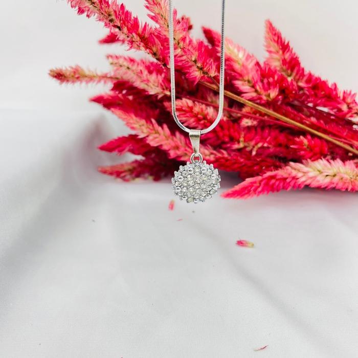 Kalung Titanium Liontin Bulat Putih Perhiasan Hadiah