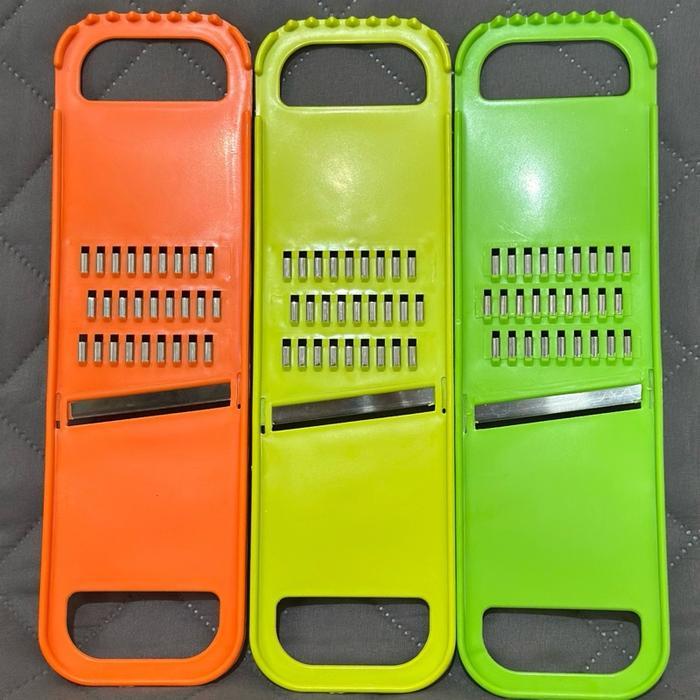 (1 pcs) Parutan Wortel Kentang Keripik Singkong Multifungsi model 2 in 1 bahan plastik