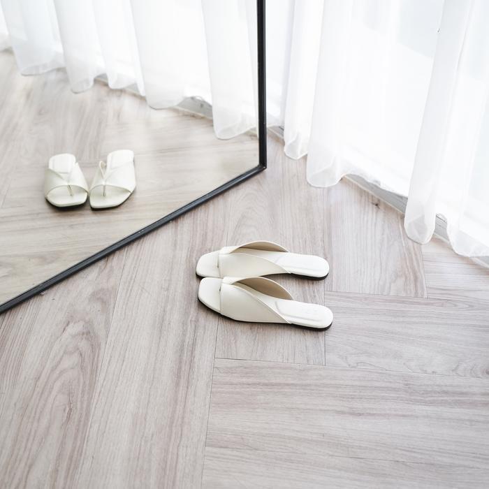 READY ZODE Paula Sandals - Basic Sandal Jepit Wanita - Black, Cream, White & Tan Sendal Wanita Merah