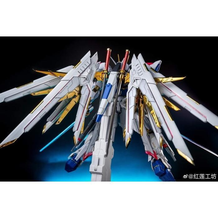MG 1/100 Proud Defender Backpack Mighty Strike Freedom Red Lotus Model Kit