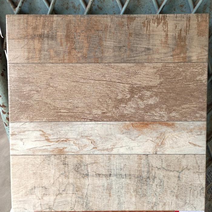 Keramik Lantai Teras Taman 40X40 Kasar Urat Kayu Motif Parkit Kayu Pasti Diskon