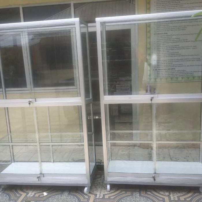 HOT SALE etalase kaca/lemari piala