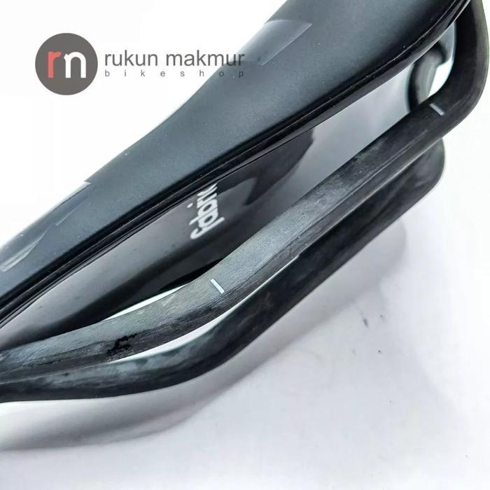 FABRIC Saddle SCOOP ULTIMATE Full Carbon Team Radius 142mm - Sadel Sepeda Balap Road Bike / Gunung