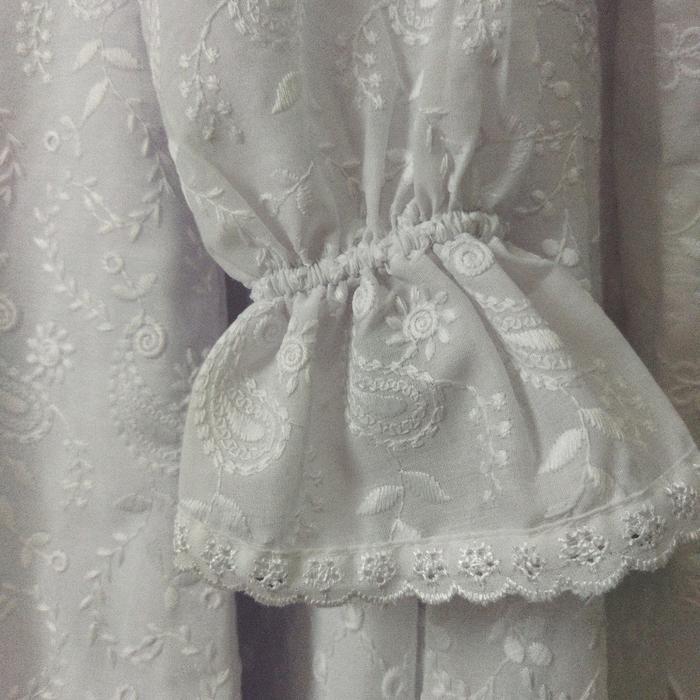 Gamis Putih Bahan Katun Jepang Model List Rempel Kombinasi Renda Poliester Polos Bunga Polka Dot