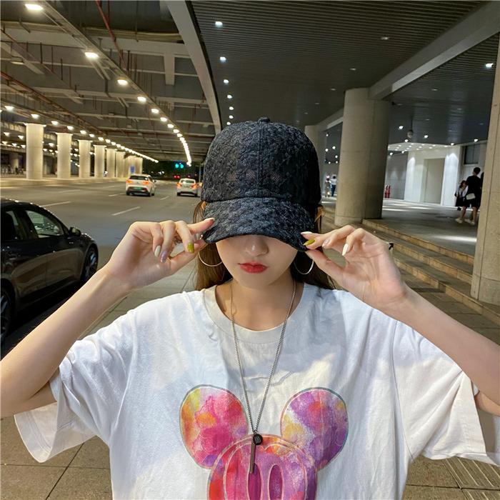 Topi Distro Pria Wanita Outfit Korea Baseball Cap Gaya Jepang Fashion Hitam Putih Casual Aksen Renda