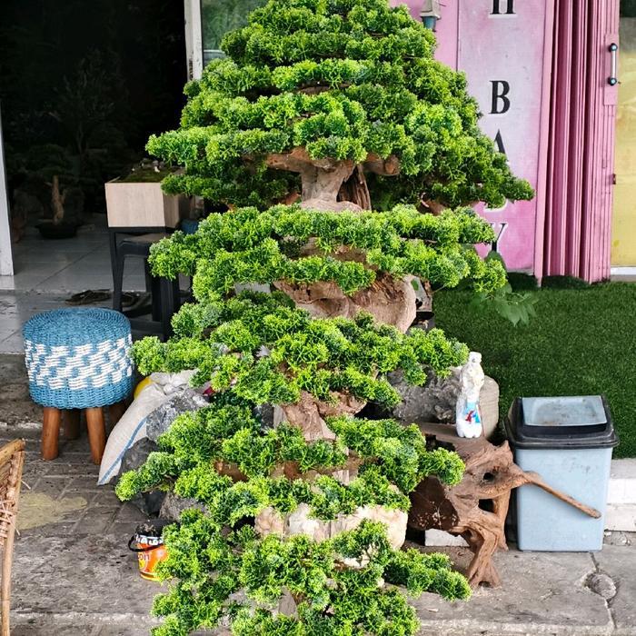 pohon artificial super besar