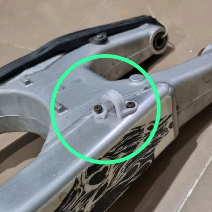 Pegangan selang rem arm Honda CRF 250 R Guide hose Honda CRF 250 R