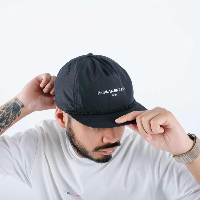 UNKL347 Topi Snap Back Hitam Bahan Polyester Simpel NIOR