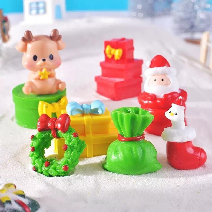 Ornamen Natal / Hiasan Natal Santa Snowman Deer / Hadiah Natal / Patung Kecil Natal Terjamin