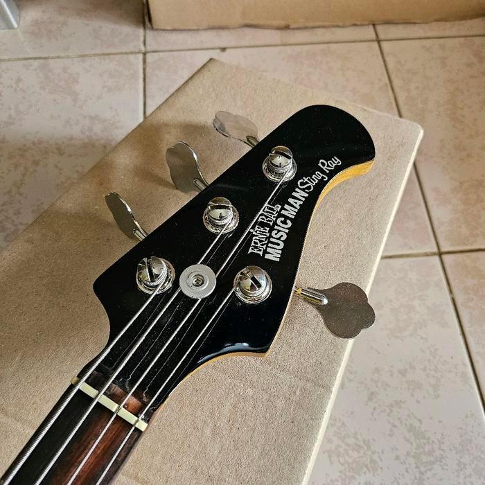 Gitar Bass Musicman stingray 4 string new-cherry