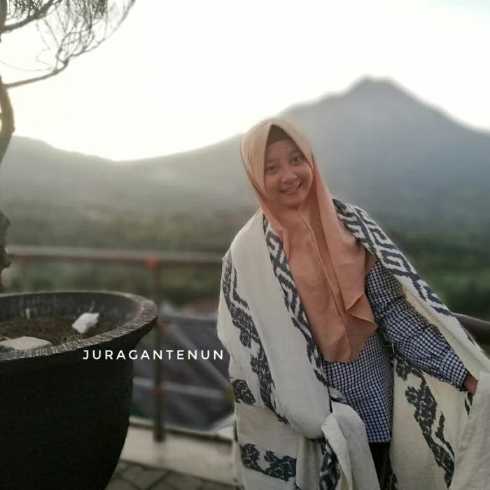 Tenun Blanket Toraja Putih
