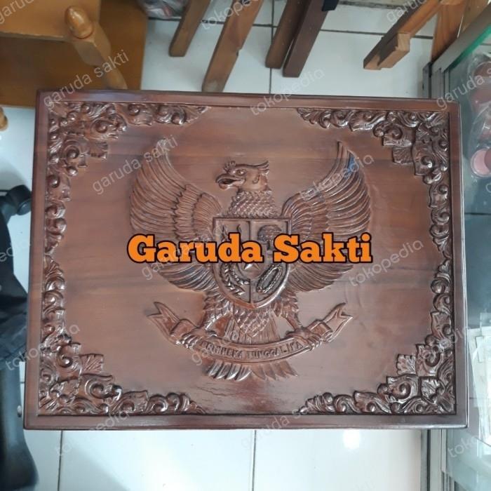 TERLARIS Kotak ukir kayu jati penyimpanan bendera