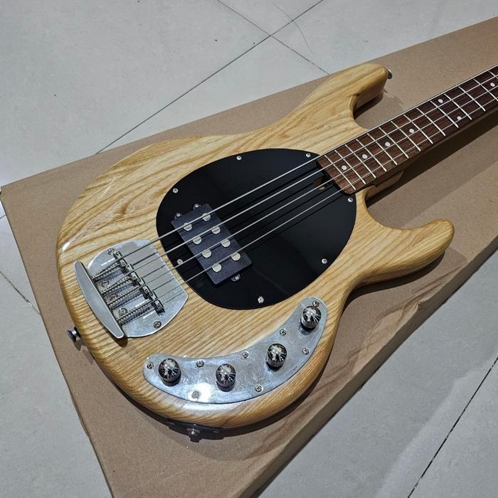 Bass shakira original model musicman stingray 4 string new