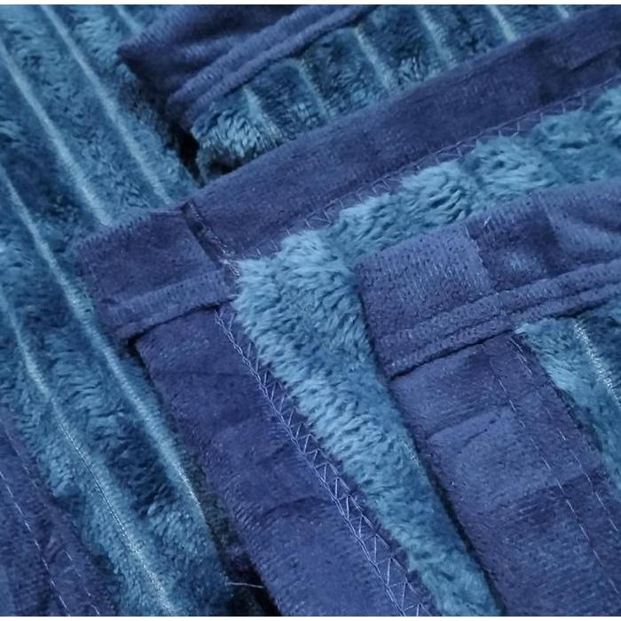 Selimut Bulu Tebal Motif Salur Timbul Polos Ukuran 150 180 200