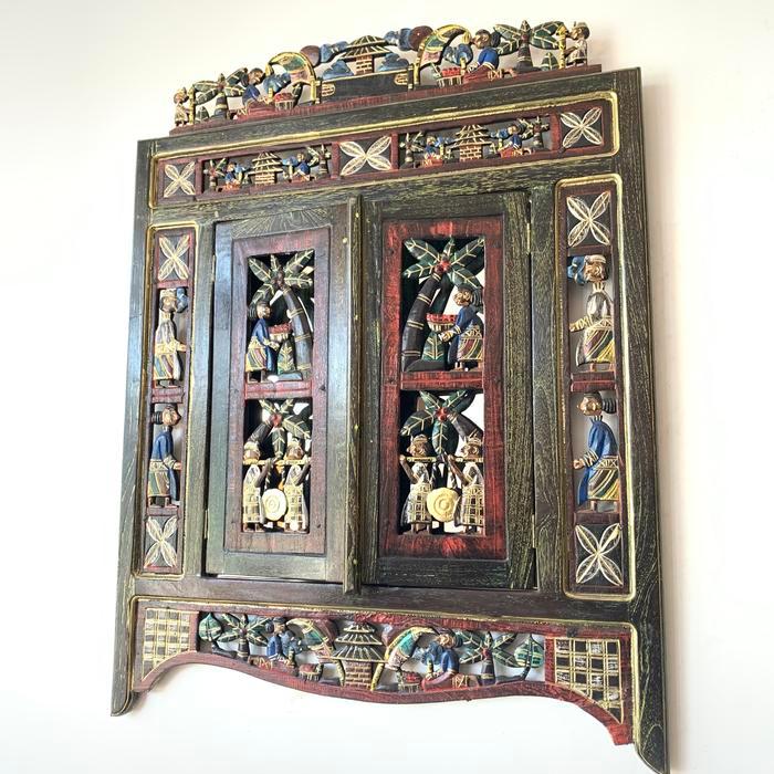 Cermin Hias Dinding Jendela Kayu Jati Motif Ukiran Bali