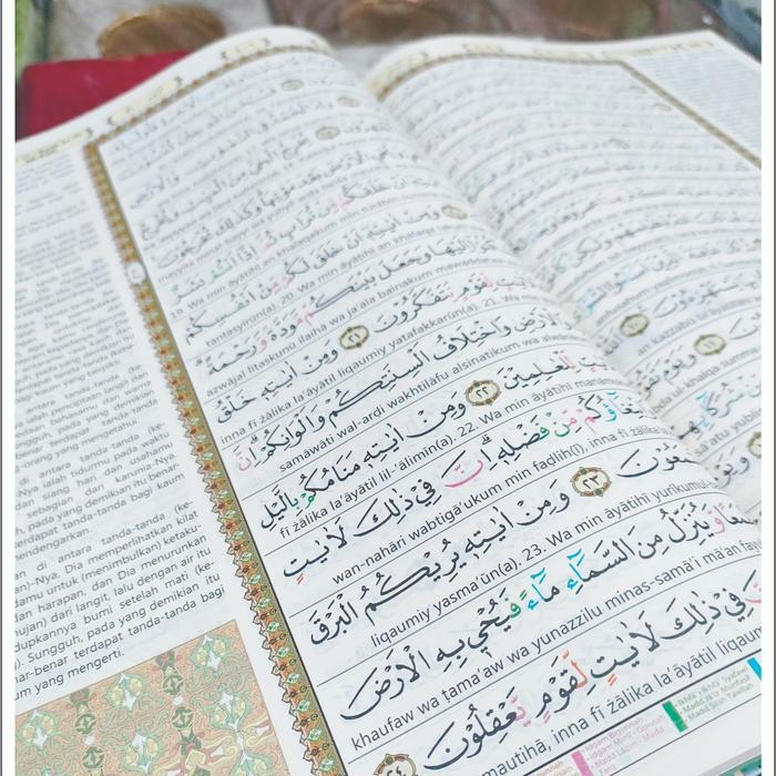 Al Azhim Quran Cod Terjemah Tajwid A4 Hardcover Huruf Besar Ukurean Besar Kitab Al Quran Terpercaya