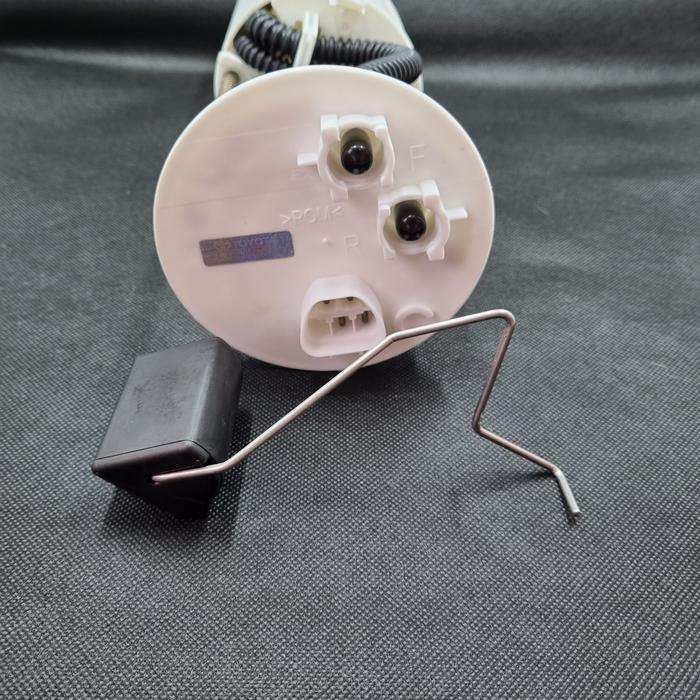 FUELPUMP FUEL PUMP POMPA MINYAK BENSIN INNOVA INOVA HILUX BENSIN 1TR newss