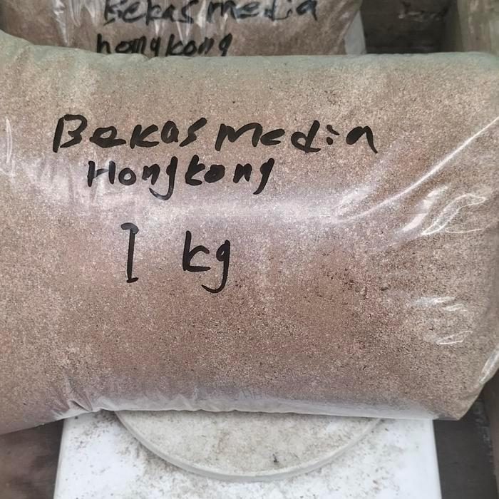 1kg Media bekas ulat Hongkong,sudah di saring umpan bendingan Media bekas ulat Jerman/ulat