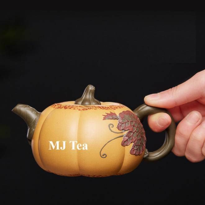 TERBARU Yixing purple clay teapot master pure handmade pumpkin teapot
