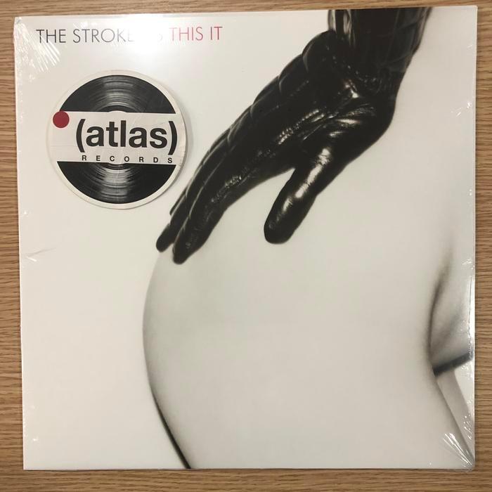 Vinyl / Piringan Hitam THE STROKES - Is This It