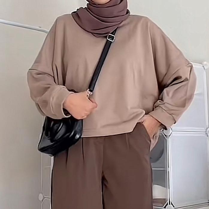 Lucy Sweater Oversize Kece Crewneck Wanita Fit Lembut