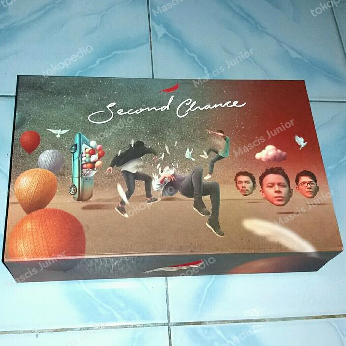 Boxset CD NOAH SECOND CHANCE . PETERPAN TAMAN LANGIT BINTANG DI SURGA