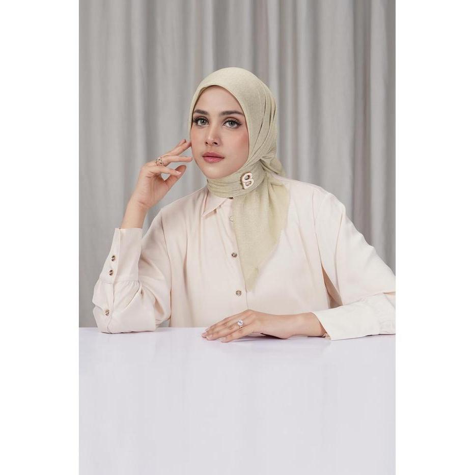 Buttonscarves Tapis Square..