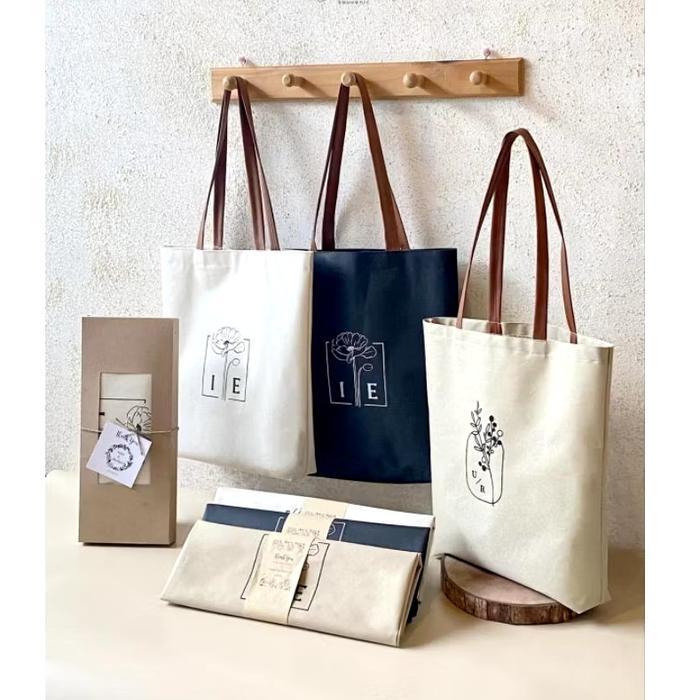 TOTEBAG CUSTOM SOUVENIR/TOTEBAG WEDDING CUSTOM/SOUVENIR SEMINAR/SOUVENIR WEDDING/SOUVENIR BISNIS/TAS