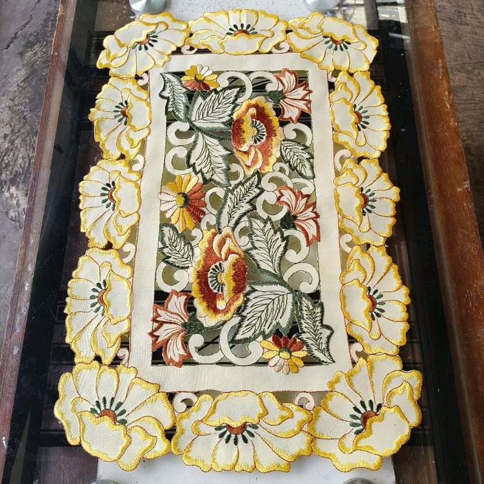 TAPLAK MEJA TAMU KECIL/SENDERAN KURSI/MEJA SUDUT RENDA BORDIR IMPORT