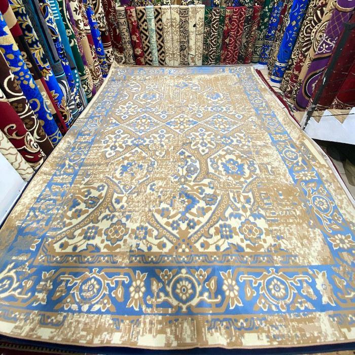 Karpet Permadani 300x400 Lokal Super Jumbo ALMAYA Tebal 5 Mili Bunga Putih Rumbai Hitam ruang Motif 