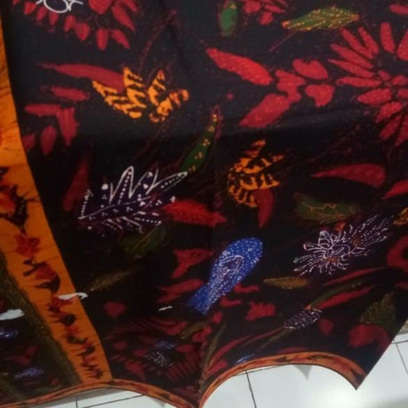 Sarung Marlena Batik Motif Khas Madura - Ukuran 220Cm X 115Cm - Santri, Bunga, Wanita, Hitam,