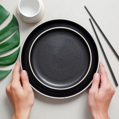 Nami Dinner Plate 9.5 True Black / Piring Makan Keramik / Dinner Plate