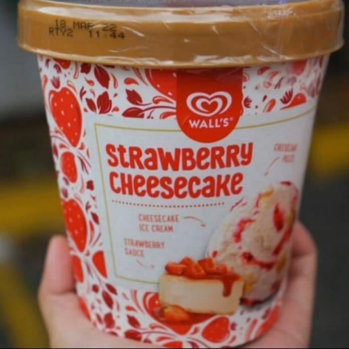 Es Krim Walls strawberry cheesecake 750ML